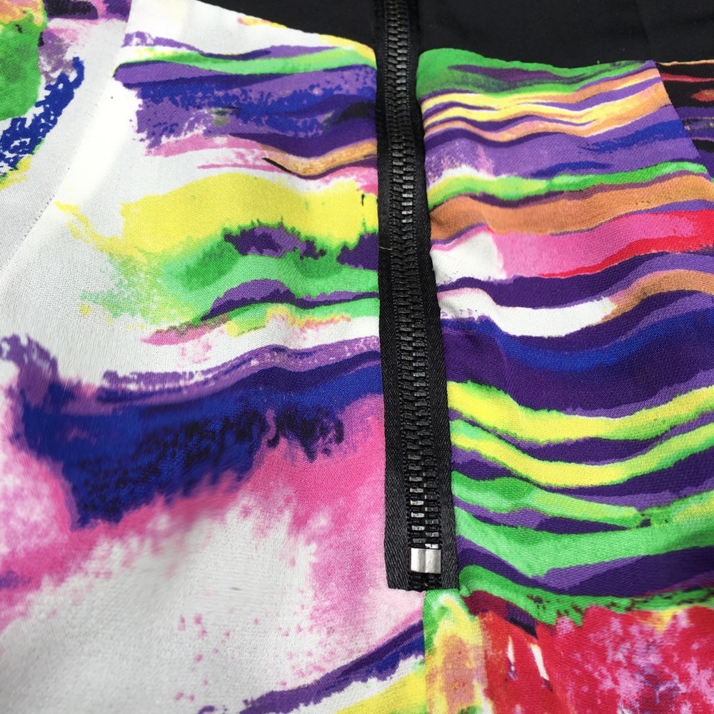 Alice & Olivia Flattering Dress - Picture 6 of 8